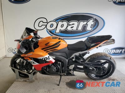 Trzecie zdjęcie samochodu z tyłu: 2008 HONDA CBR600 RR VIN:JH2PC40008M105971 - miniatura