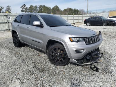 Czwarte zdjęcie samochodu z boku: 2018 JEEP GRAND CHEROKEE LAREDO VIN:1C4RJFAG9JC113366 - miniatura