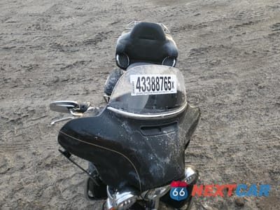 Piąte zdjęcie samochodu w środku: 2017 HARLEY-DAVIDSON FLHTK ULTRA LIMITED VIN:1HD1KED18HB672448 - miniatura