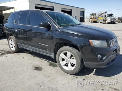 Czwarte zdjęcie samochodu z boku: 2016 JEEP COMPASS LATITUDE VIN:1C4NJDEB4GD723339 - miniatura