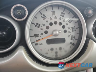 Zdjęcie 9 z 12 samochodu: 2004 MINI COOPER VIN:WMWRC33484TC54056 - miniatura