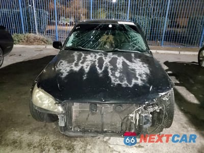 Piąte zdjęcie samochodu w środku: 2001 LEXUS IS 300 VIN:JTHBD182210030688 - miniatura