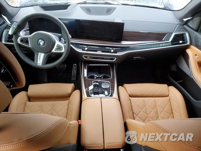 Zdjęcie 8 z 14 samochodu: 2025 BMW X7 XDRIVE40I VIN:5UX23EM00S9Y58881 - miniatura