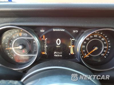 Zdjęcie 9 z 13 samochodu: 2018 JEEP WRANGLER UNLIMITED SAHARA VIN:1C4HJXEG3JW320247 - miniatura