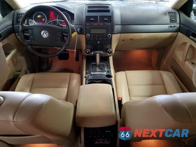 Zdjęcie 8 z 13 samochodu: 2010 VOLKSWAGEN TOUAREG TDI VIN:WVGFK6A99AD000041 - miniatura