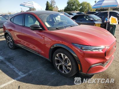 Czwarte zdjęcie samochodu z boku: 2023 FORD MUSTANG MACH-E PREMIUM VIN:3FMTK3R73PMA89414 - miniatura