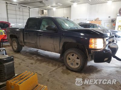 Czwarte zdjęcie samochodu z boku: 2011 CHEVROLET SILVERADO K1500 LT VIN:1GCPKSE39BF209275 - miniatura