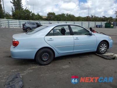 Trzecie zdjęcie samochodu z tyłu: 2005 TOYOTA CAMRY LE VIN:4T1BE32K35U597151 - miniatura