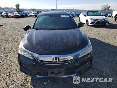 Piąte zdjęcie samochodu w środku: 2017 HONDA ACCORD SPORT VIN:1HGCR2F52HA058698 - miniatura