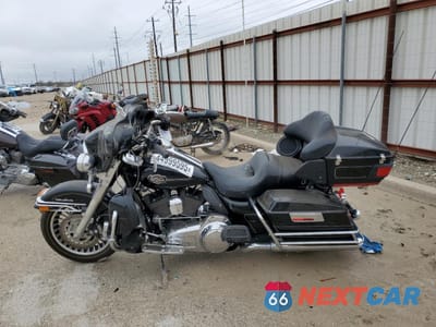 Trzecie zdjęcie samochodu z tyłu: 2009 HARLEY-DAVIDSON FLHTCU VIN:1HD1FC4129Y689950 - miniatura