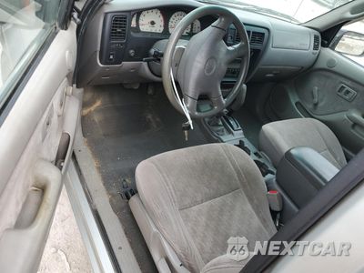 Zdjęcie 8 z 14 samochodu: 2003 TOYOTA TACOMA XTRACAB VIN:5TEWM72N03Z185297 - miniatura