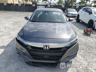 Piąte zdjęcie samochodu w środku: 2018 HONDA ACCORD HYBRID EX VIN:1HGCV3F40JA009725 - miniatura