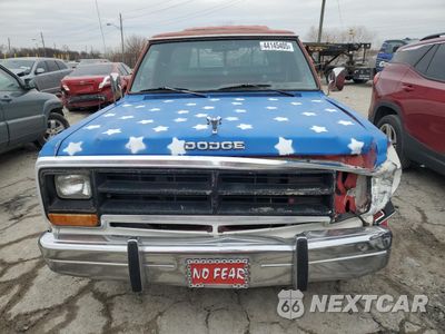 Piąte zdjęcie samochodu w środku: 1987 DODGE D-SERIES D150 VIN:1B7FD14T1HS397372 - miniatura