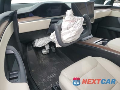 Zdjęcie 8 z 13 samochodu: 2024 TESLA MODEL X VIN:7SAXCAE57RF446812 - miniatura