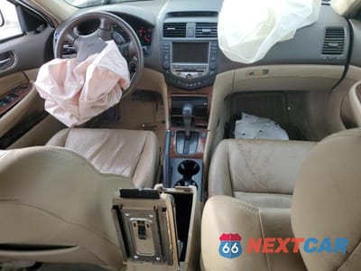 Zdjęcie 8 z 13 samochodu: 2006 HONDA ACCORD HYBRID HYBRID VIN:JHMCN36566C000741 - miniatura