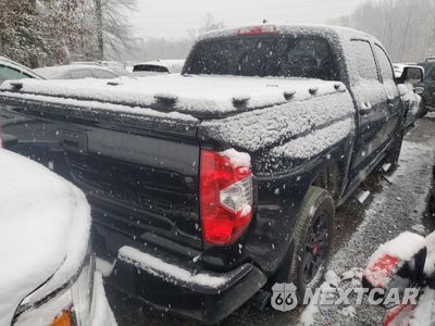 Trzecie zdjęcie samochodu z tyłu: 2021 TOYOTA TUNDRA CREWMAX SR5 VIN:5TFDY5F15MX041213 - miniatura