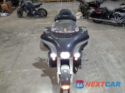 Piąte zdjęcie samochodu w środku: 2019 HARLEY-DAVIDSON FLHTCUTG VIN:1HD1MAF17KB852026 - miniatura