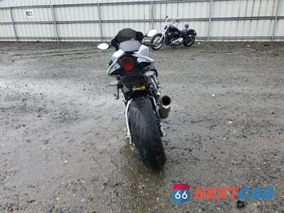 Czwarte zdjęcie samochodu z boku: 2015 YAMAHA YZFR1M VIN:JYARN40E3FA000231 - miniatura