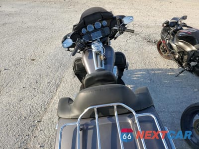 Zdjęcie 6 z 10 samochodu: 2017 HARLEY-DAVIDSON FLHTK ULTRA LIMITED VIN:1HD1KED13HB659929 - miniatura
