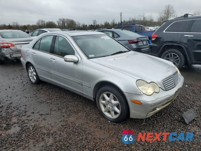 Czwarte zdjęcie samochodu z boku: 2001 MERCEDES-BENZ C 320 VIN:WDBRF64J01F089691 - miniatura