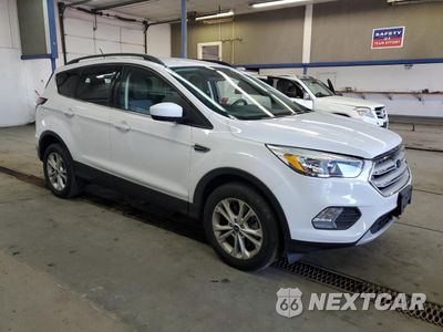 Czwarte zdjęcie samochodu z boku: 2018 FORD ESCAPE SE VIN:1FMCU9GD8JUB26546 - miniatura