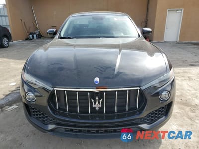 Piąte zdjęcie samochodu w środku: 2017 MASERATI LEVANTE VIN:ZN661XUA4HX256596 - miniatura