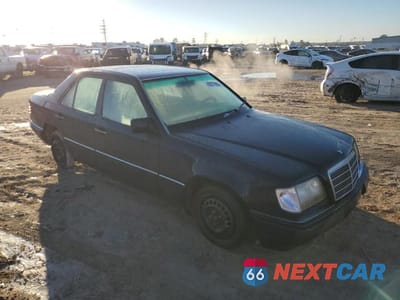 Czwarte zdjęcie samochodu z boku: 1994 MERCEDES-BENZ E 320 VIN:WDBEA32E1RC058240 - miniatura