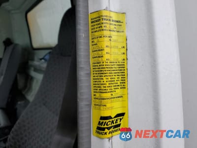 Zdjęcie 13 z 13 samochodu: 2007 ISUZU NPR VIN:4KLC4B1U27J803928 - miniatura