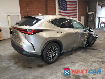 Trzecie zdjęcie samochodu z tyłu: 2024 LEXUS NX 350H BASE VIN:JTJGKCEZ8R5017630 - miniatura