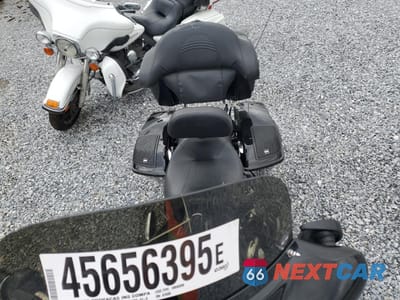 Piąte zdjęcie samochodu w środku: 2010 HARLEY-DAVIDSON FLHX VIN:1HD1KB41XAB674688 - miniatura