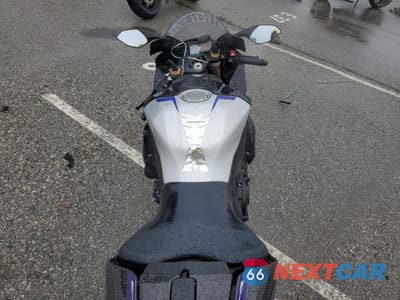 Zdjęcie 6 z 10 samochodu: 2024 YAMAHA YZFR1M C VIN:JYARN67Y4RA000464 - miniatura