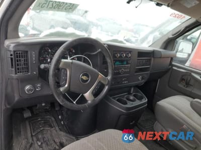 Zdjęcie 8 z 13 samochodu: 2014 CHEV EXPRESS G1500 VIN:1GCSGAFX9E1145683 - miniatura