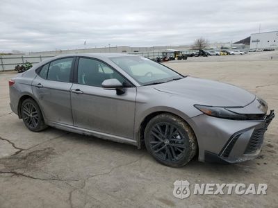 Czwarte zdjęcie samochodu z boku: 2025 TOYOTA CAMRY XSE VIN:4T1DAACK6SU551140 - miniatura