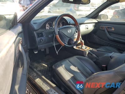 Zdjęcie 8 z 12 samochodu: 2001 MERCEDES-BENZ SLK 320 VIN:WDBKK65F81F229400 - miniatura