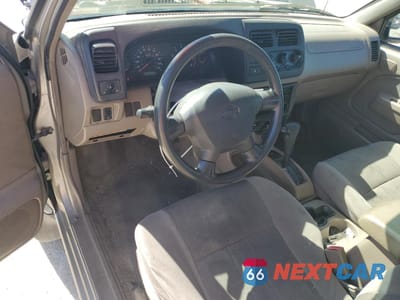 Zdjęcie 8 z 13 samochodu: 2001 NISSAN FRONTIER CREW CAB XE VIN:1N6ED27TX1C385649 - miniatura