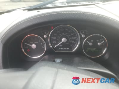 Zdjęcie 9 z 12 samochodu: 2007 LINCOLN MARK LT VIN:5LTPW18567FJ03091 - miniatura