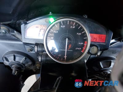Zdjęcie 7 z 9 samochodu: 2006 YAMAHA YZFR6 L VIN:JYARJ12E26A001152 - miniatura