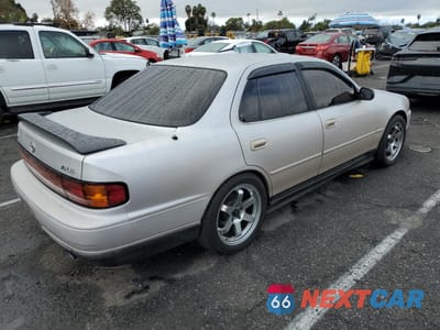 Piąte zdjęcie samochodu w środku: 1994 TOYOTA CAMRY LE VIN:4T1GK12EXRU018689 - miniatura