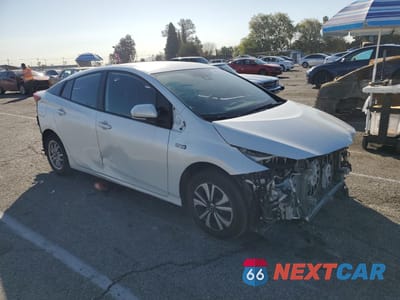 Czwarte zdjęcie samochodu z boku: 2021 TOYOTA PRIUS PRIME LE VIN:JTDKAMFP5M3175754 - miniatura