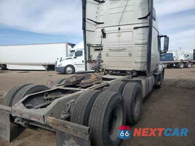 Czwarte zdjęcie samochodu z boku: 2016 VOLVO VN VNL VIN:4V4N99EHXGN954920 - miniatura