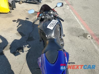 Zdjęcie 6 z 9 samochodu: 2007 HONDA CBR600 RR VIN:JH2PC40027M003800 - miniatura