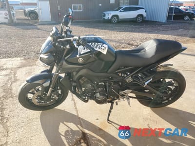 Trzecie zdjęcie samochodu z tyłu: 2019 YAMAHA MT09 VIN:JYARN53E3KA004646 - miniatura