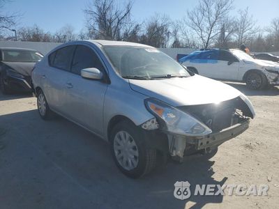 Czwarte zdjęcie samochodu z boku: 2016 NISSAN VERSA S VIN:3N1CN7AP2GL868570 - miniatura