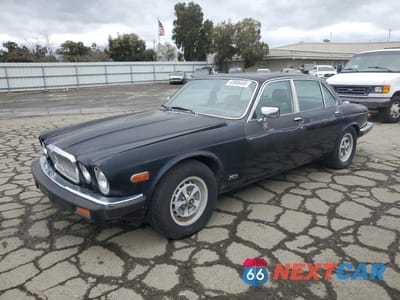 1985 JAGUAR XJ6 VANDEN PLAS SAJAY1347FC399810 - główne zdjęcie licytacji z USA - miniatura