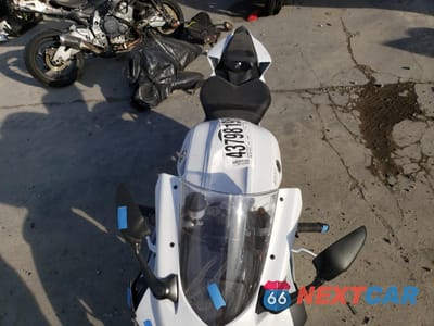 Piąte zdjęcie samochodu w środku: 2023 YAMAHA YZFR7 VIN:JYARM38E4PA008907 - miniatura