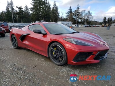 Czwarte zdjęcie samochodu z boku: 2021 CHEVROLET CORVETTE STINGRAY 2LT VIN:1G1YB2D47M5114701 - miniatura