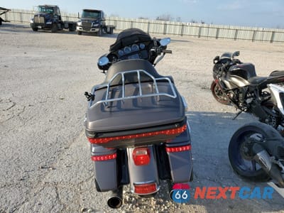 Czwarte zdjęcie samochodu z boku: 2017 HARLEY-DAVIDSON FLHTK ULTRA LIMITED VIN:1HD1KED13HB659929 - miniatura