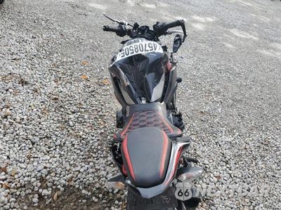 Zdjęcie 6 z 9 samochodu: 2023 KAWASAKI ZR900 F VIN:ML5ZRDF19PDA61268 - miniatura
