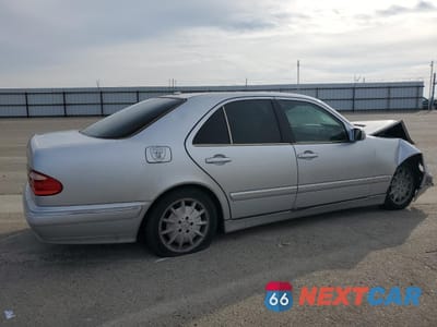 Trzecie zdjęcie samochodu z tyłu: 2001 MERCEDES-BENZ E 320 VIN:WDBJF65J91B344101 - miniatura