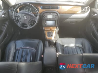 Zdjęcie 8 z 12 samochodu: 2003 JAGUAR X-TYPE 2.5 VIN:SAJEA51DX3XD48180 - miniatura